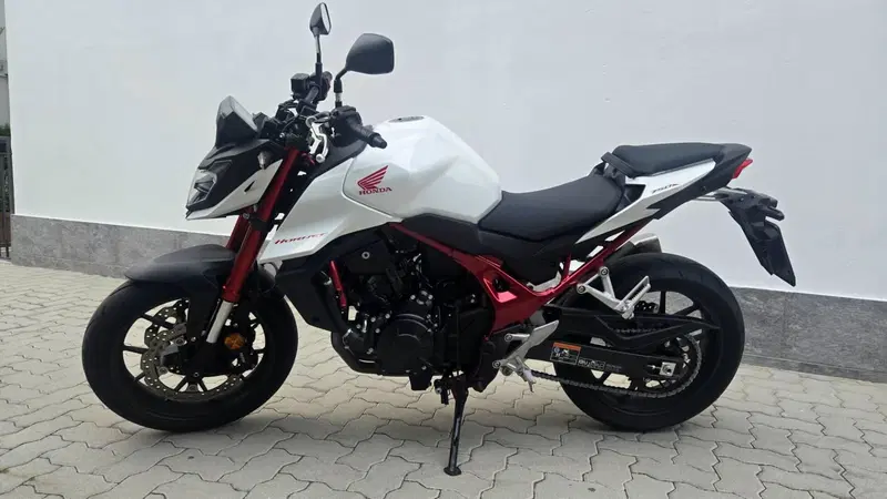 Honda CB 750 Hornet (2023 - 24) (4)