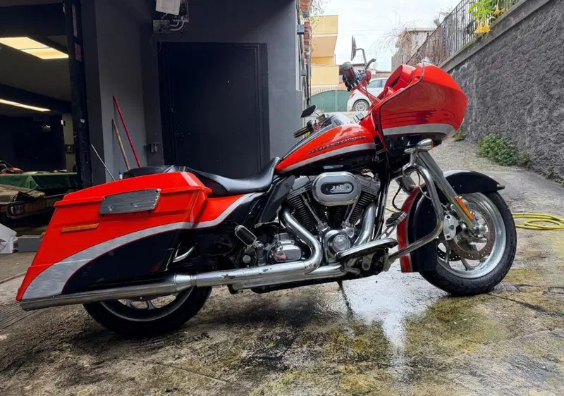 Harley-Davidson 1800 Electra Glide Ultra Classic (2009 - 11) - FLHTCUSE (2)