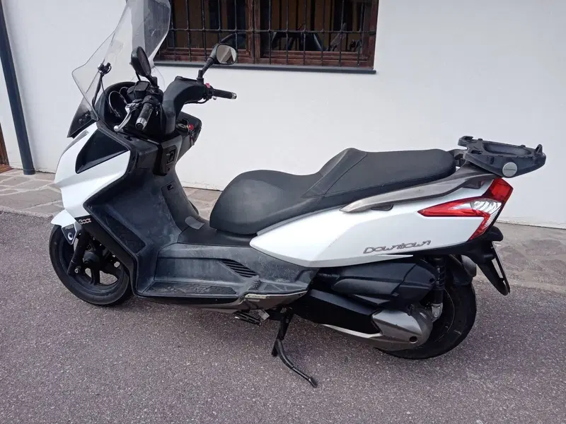 Kymco Downtown 300i (2009 - 17) (3)