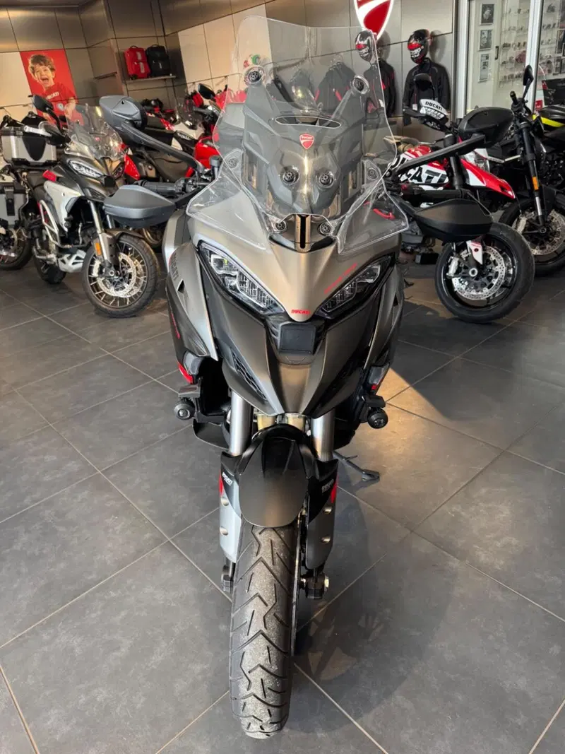 Ducati Multistrada V4 S Grand Tour (2024) (17)