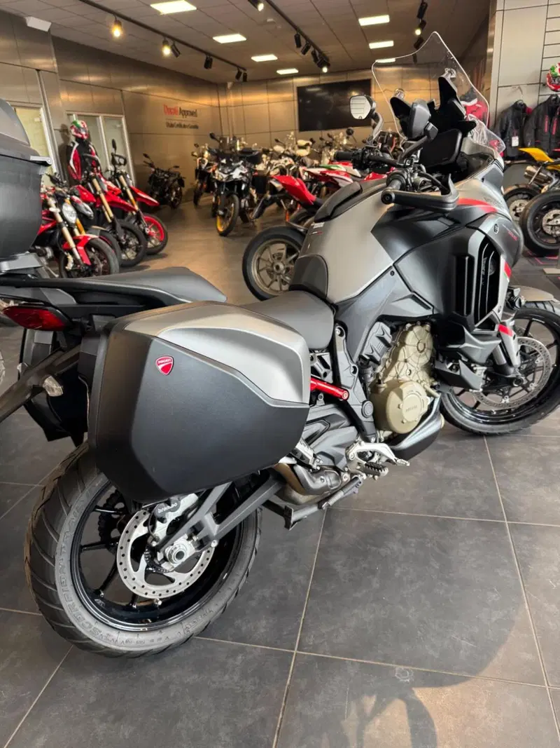 Ducati Multistrada V4 S Grand Tour (2024) (5)