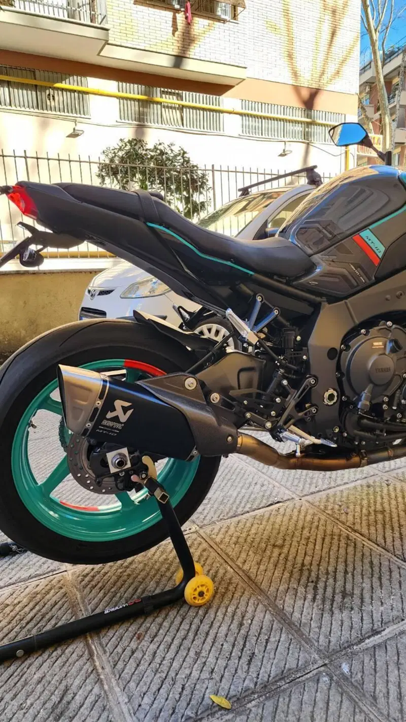 Yamaha MT-10 (2022 - 26) (7)