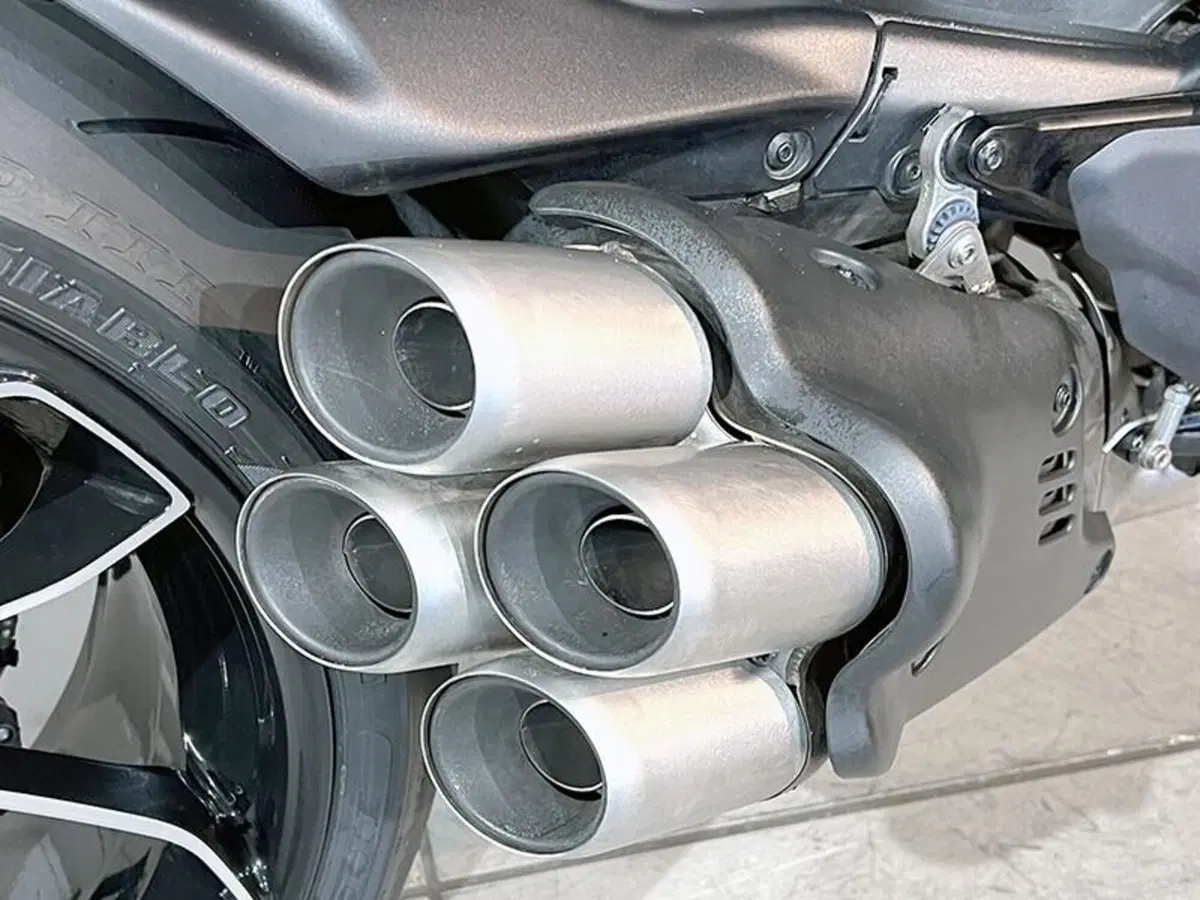 Ducati Diavel V4 (2023 - 26) (3)