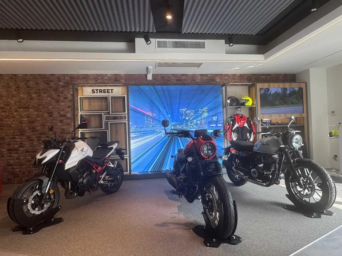 Moto Perego: nuovo negozio e Honda Live Tour di Lecco (3)