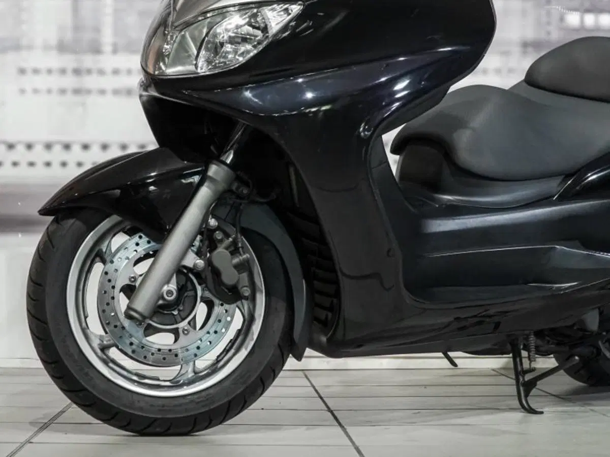 Yamaha Majesty 400 (2004 - 08) (3)