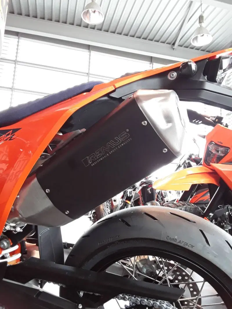 KTM 690 SMC R/ENDURO 2026 Remus (4)