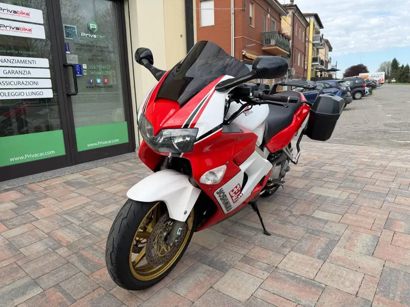 Honda VFR 800 (1998 - 01) (2)
