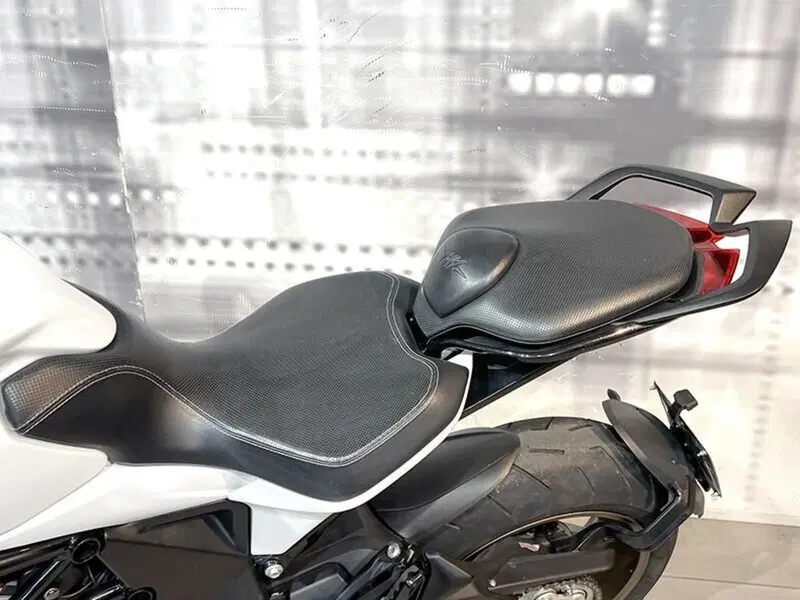 MV Agusta Turismo Veloce 800 Lusso SCS (2017 - 20) (5)