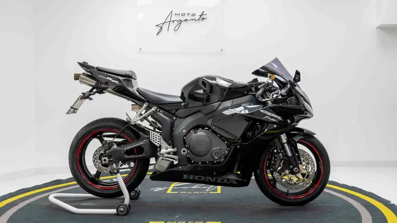 Honda CBR 1000 RR Fireblade (2006 - 07) (2)
