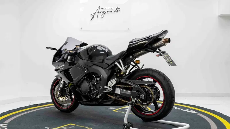 Honda CBR 1000 RR Fireblade (2006 - 07) (5)