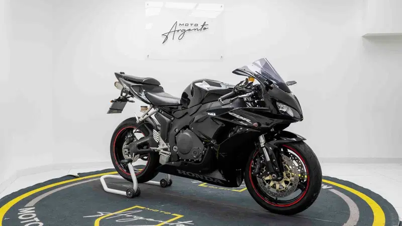 Honda CBR 1000 RR Fireblade (2006 - 07) (9)