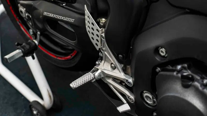 Honda CBR 1000 RR Fireblade (2006 - 07) (14)