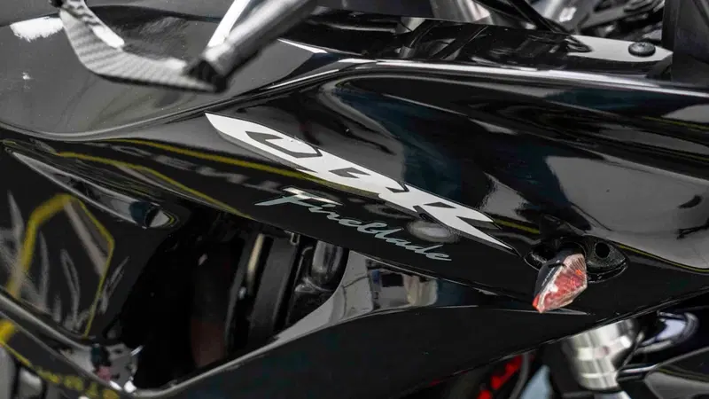 Honda CBR 1000 RR Fireblade (2006 - 07) (17)