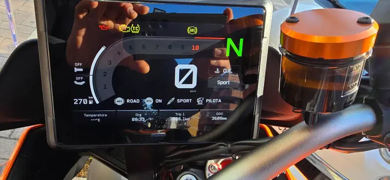 KTM 1290 Super Duke GT (2022 - 25) (5)