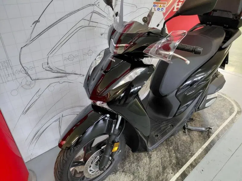 Honda SH 150i (2024 - 25) (2)