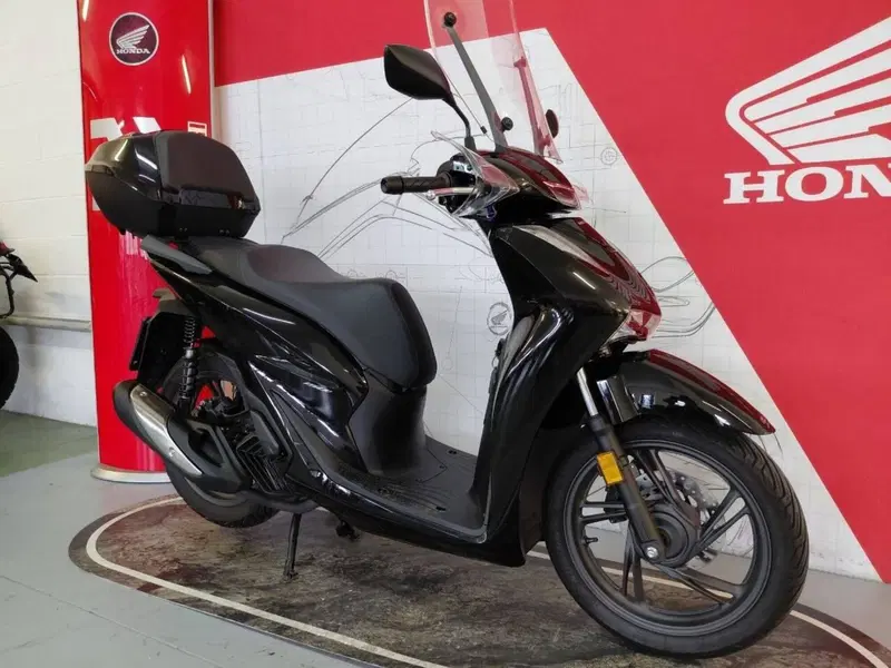 Honda SH 150i (2024 - 25) (3)