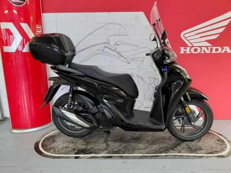 Honda SH 150i (2024 - 25) (5)