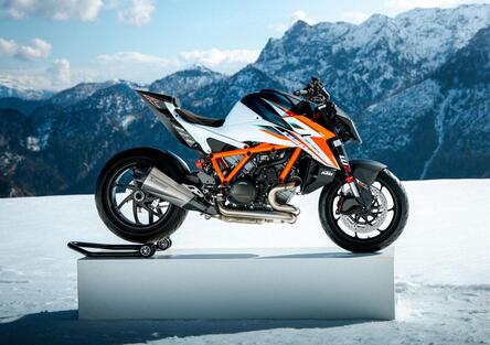 KTM 1390 Super Duke RR 2026: la “bestia” segna l’ultima evoluzione di un mito [GALLERY] 