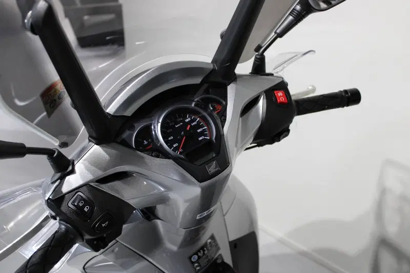Honda SH 300 i Sport ABS (2018 - 20) (5)