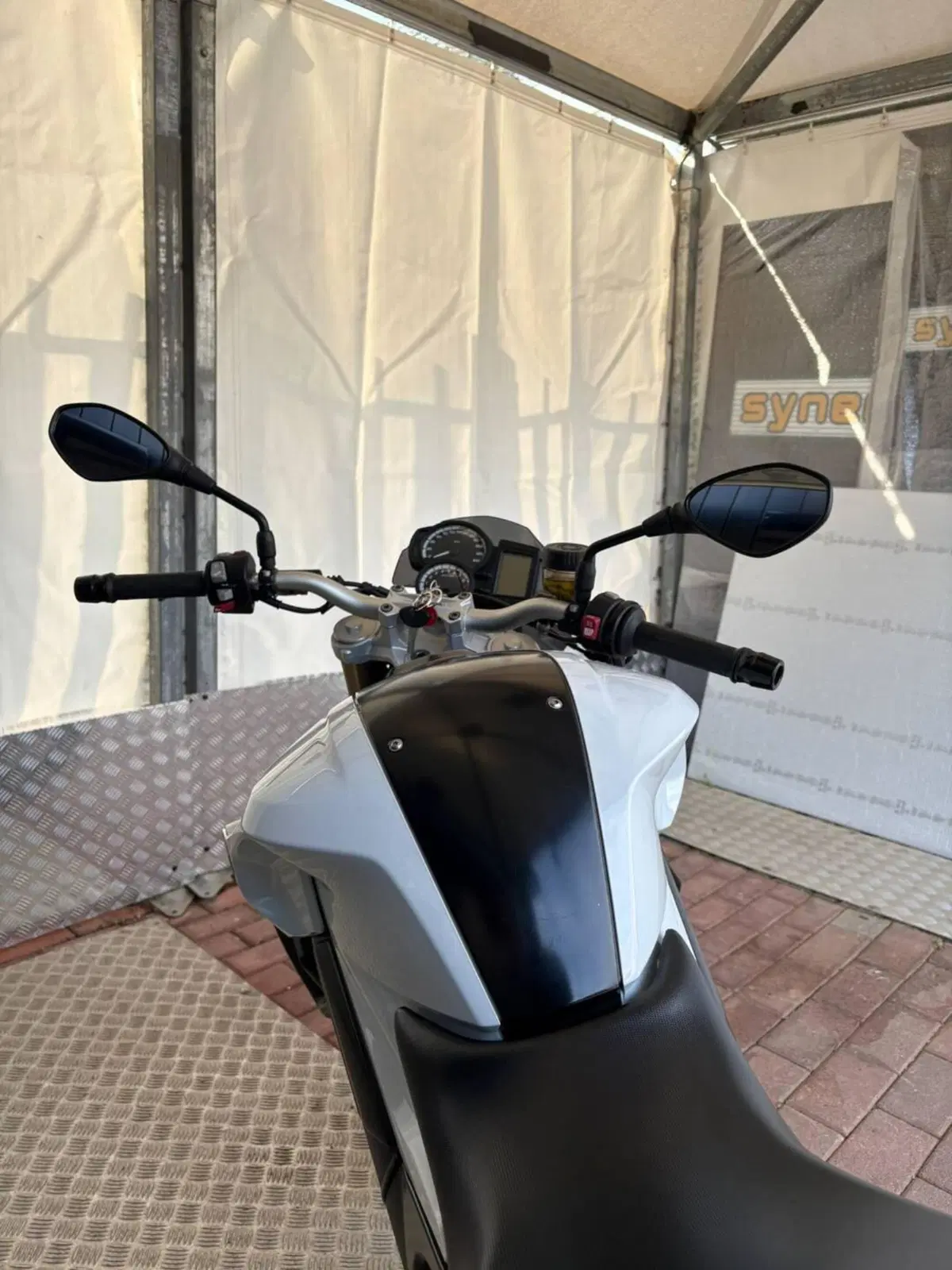 Bmw F 800 R (2015 - 16) (14)