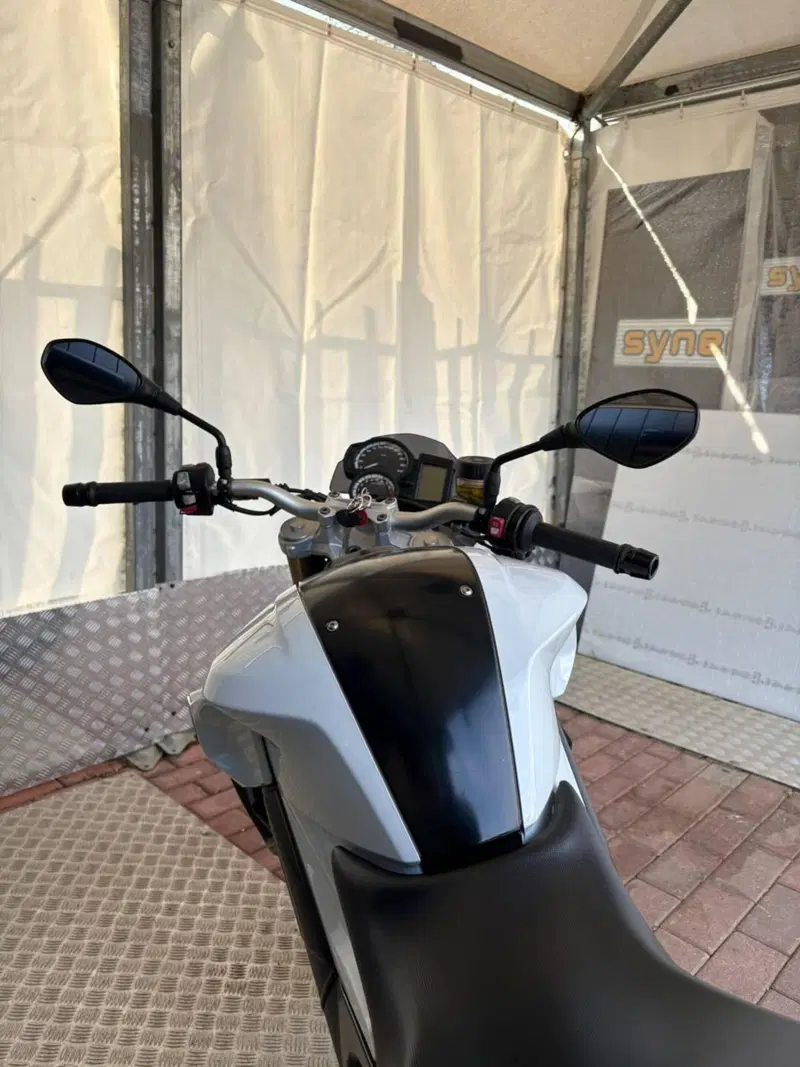 Bmw F 800 R (2015 - 16) (14)