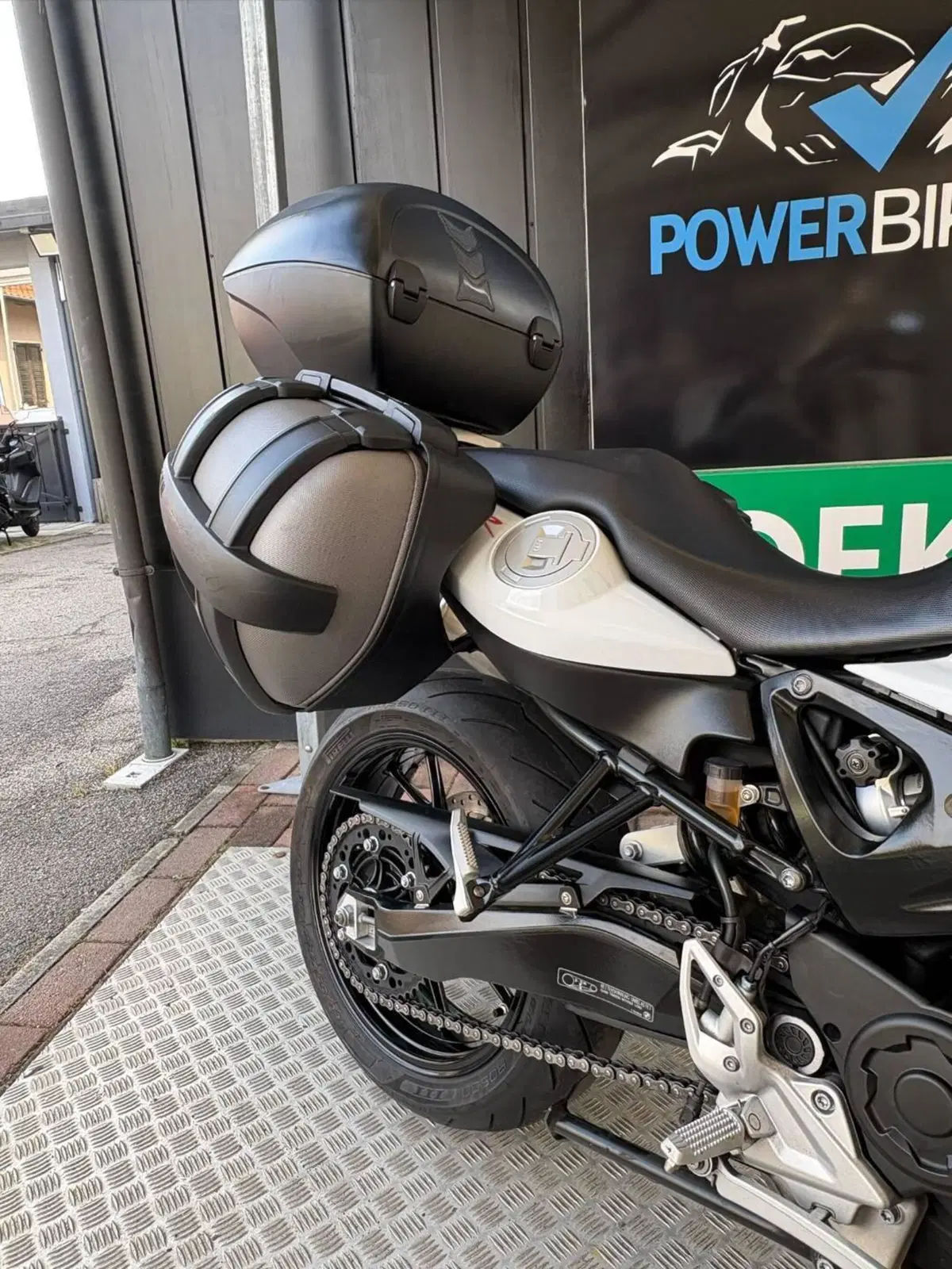 Bmw F 800 R (2015 - 16) (18)