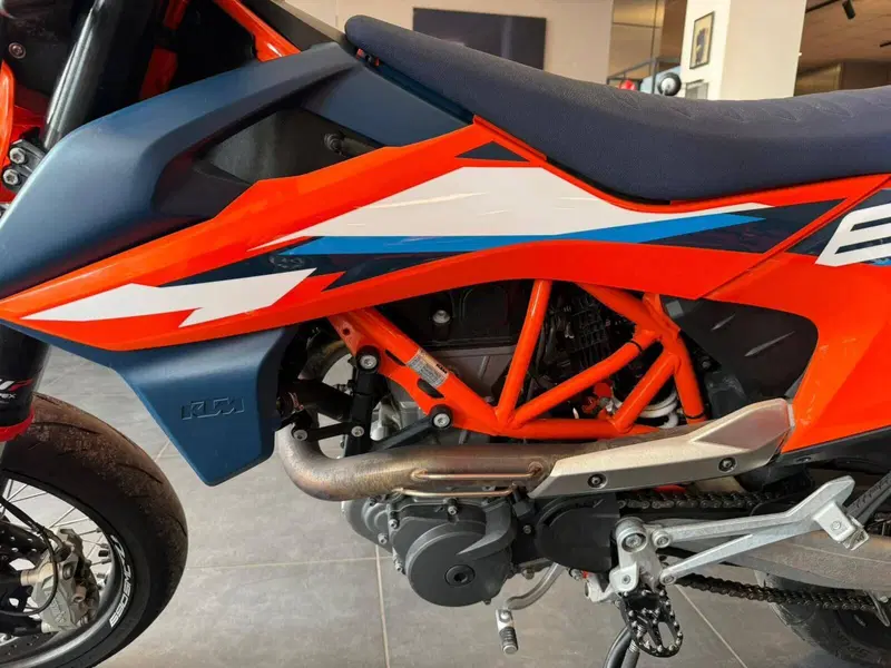 KTM 690 SMC R (2023 - 25) (4)