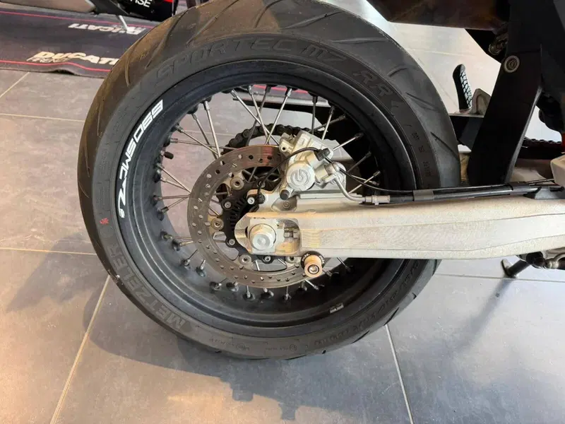 KTM 690 SMC R (2023 - 25) (10)