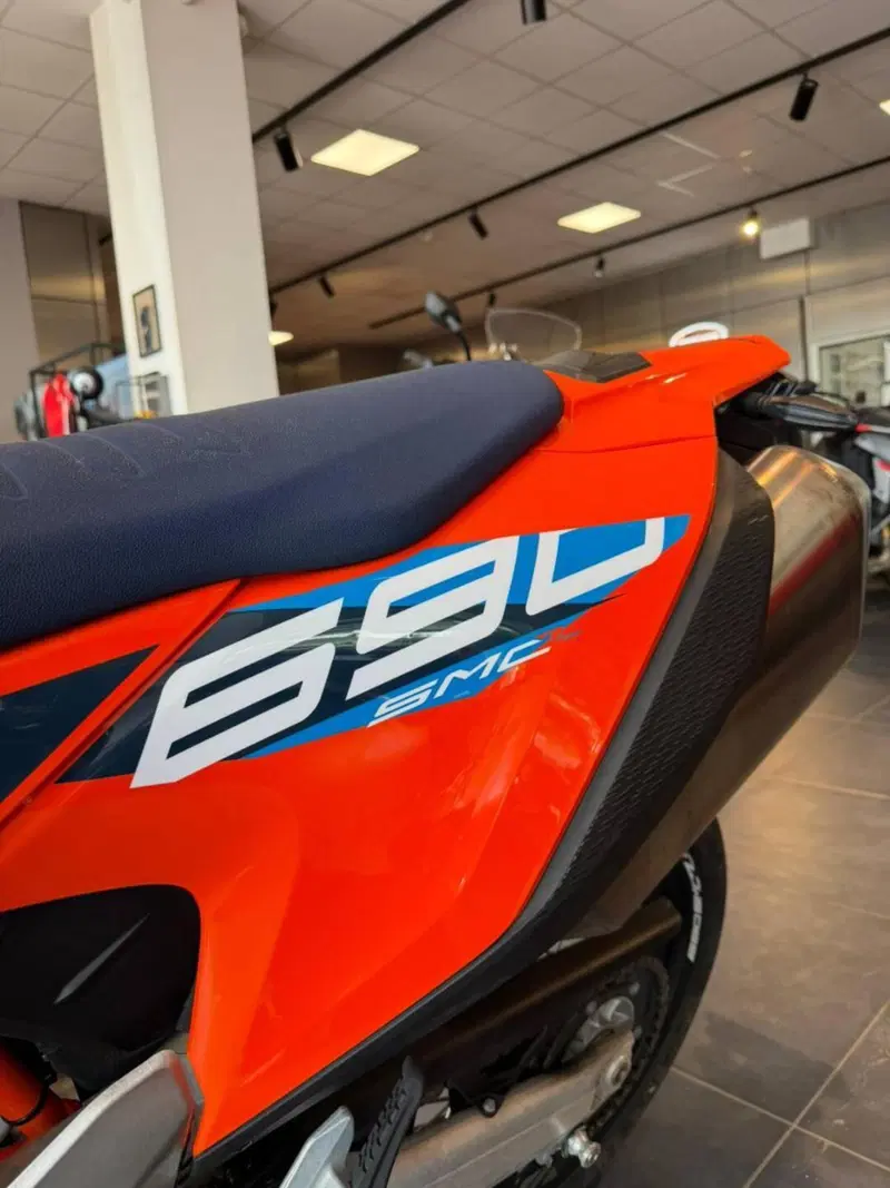 KTM 690 SMC R (2023 - 25) (13)
