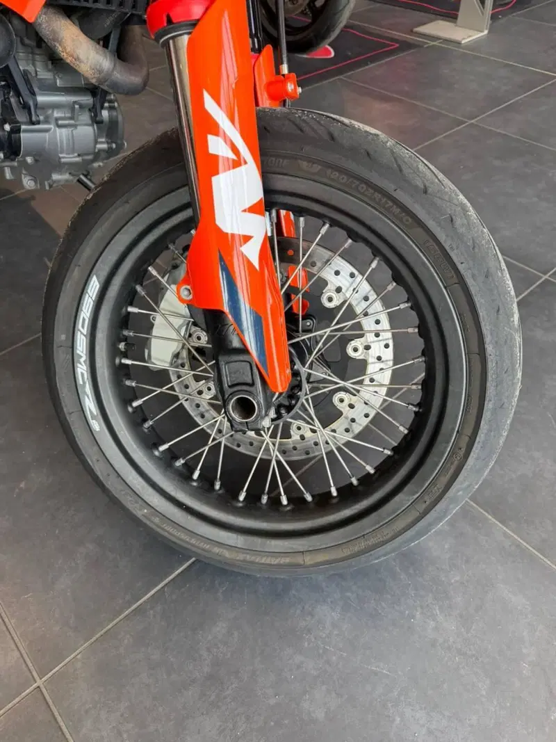 KTM 690 SMC R (2023 - 25) (15)