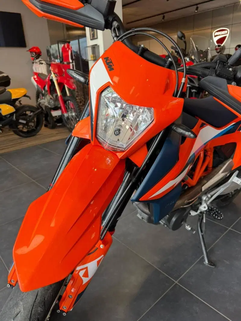 KTM 690 SMC R (2023 - 25) (7)