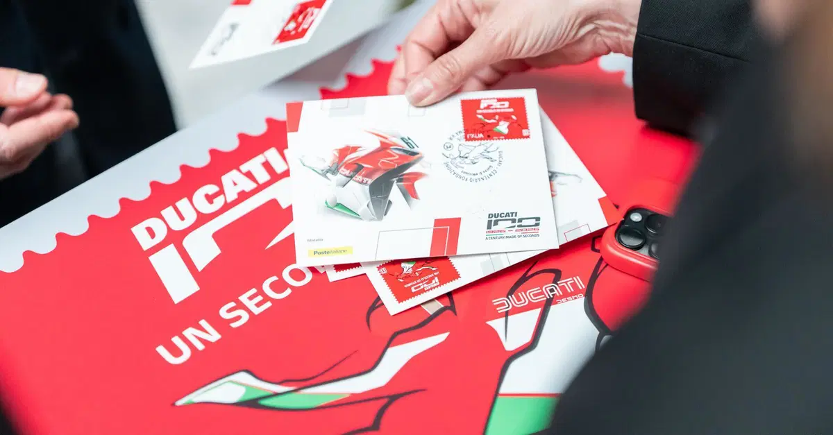 Centenario Ducati: arriva un francobollo emesso dal Ministero delle Imprese e del Made in Italy