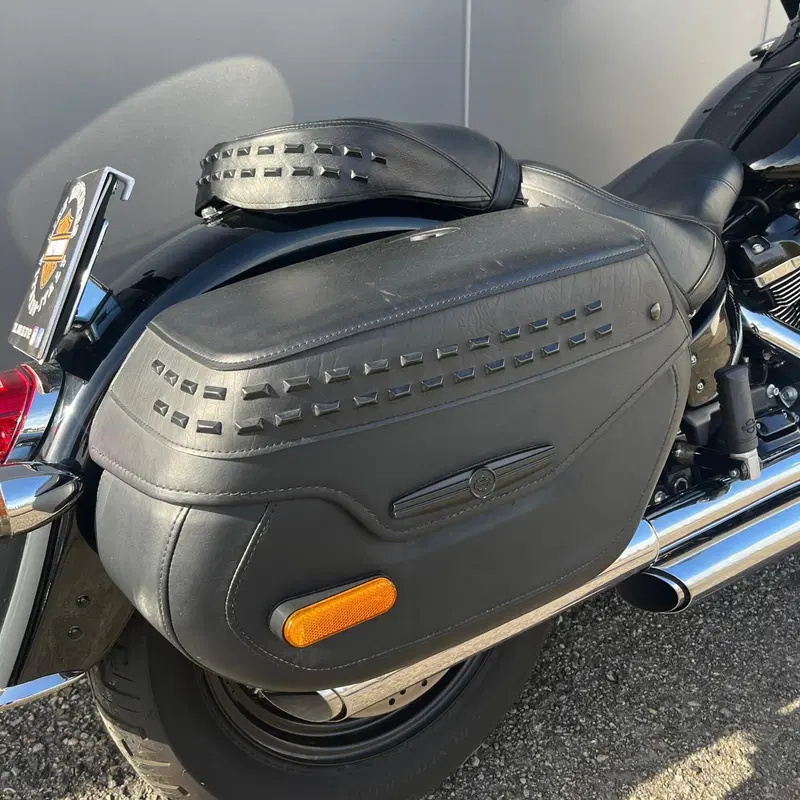 Harley-Davidson 107 Heritage Classic (2018 - 19) - FLHC (11)
