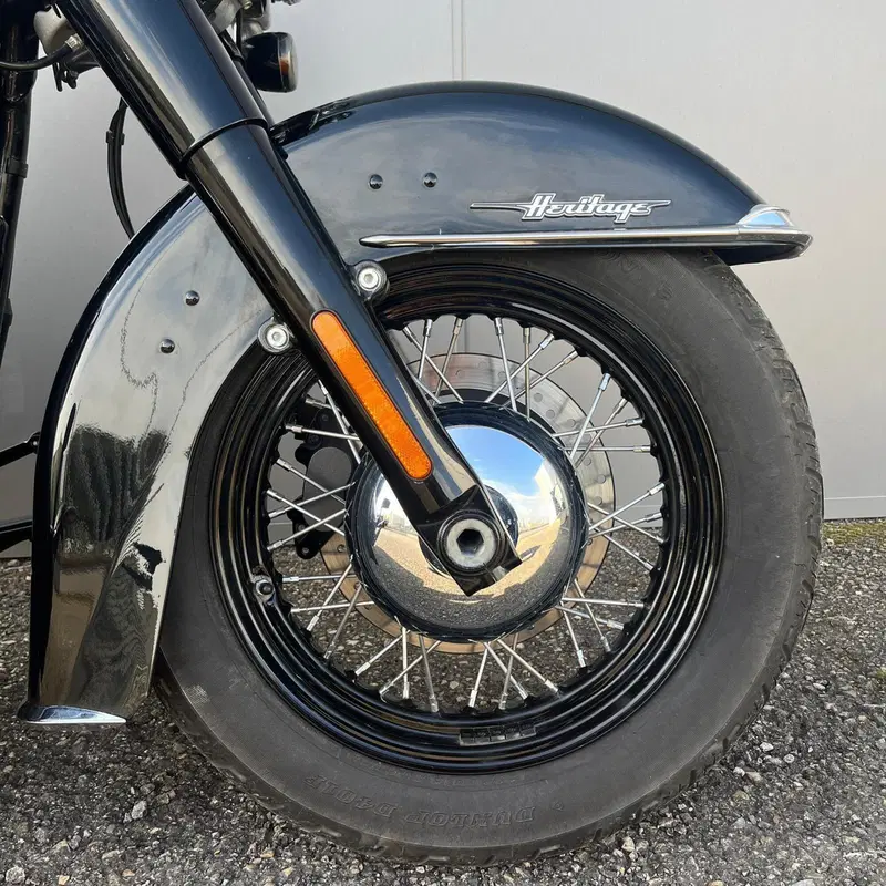 Harley-Davidson 107 Heritage Classic (2018 - 19) - FLHC (12)