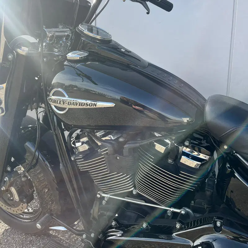 Harley-Davidson 107 Heritage Classic (2018 - 19) - FLHC (17)