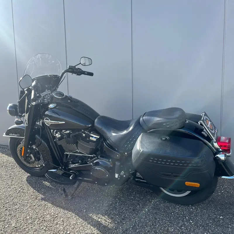 Harley-Davidson 107 Heritage Classic (2018 - 19) - FLHC (19)