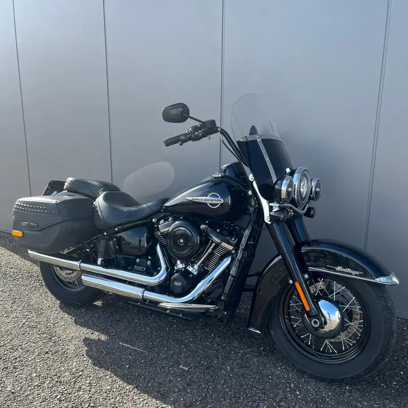 Harley-Davidson 107 Heritage Classic (2018 - 19) - FLHC (5)
