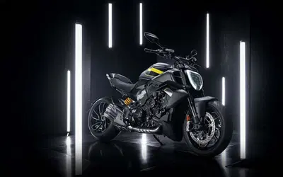 Ducati Diavel V4 (2023 - 26) nuova