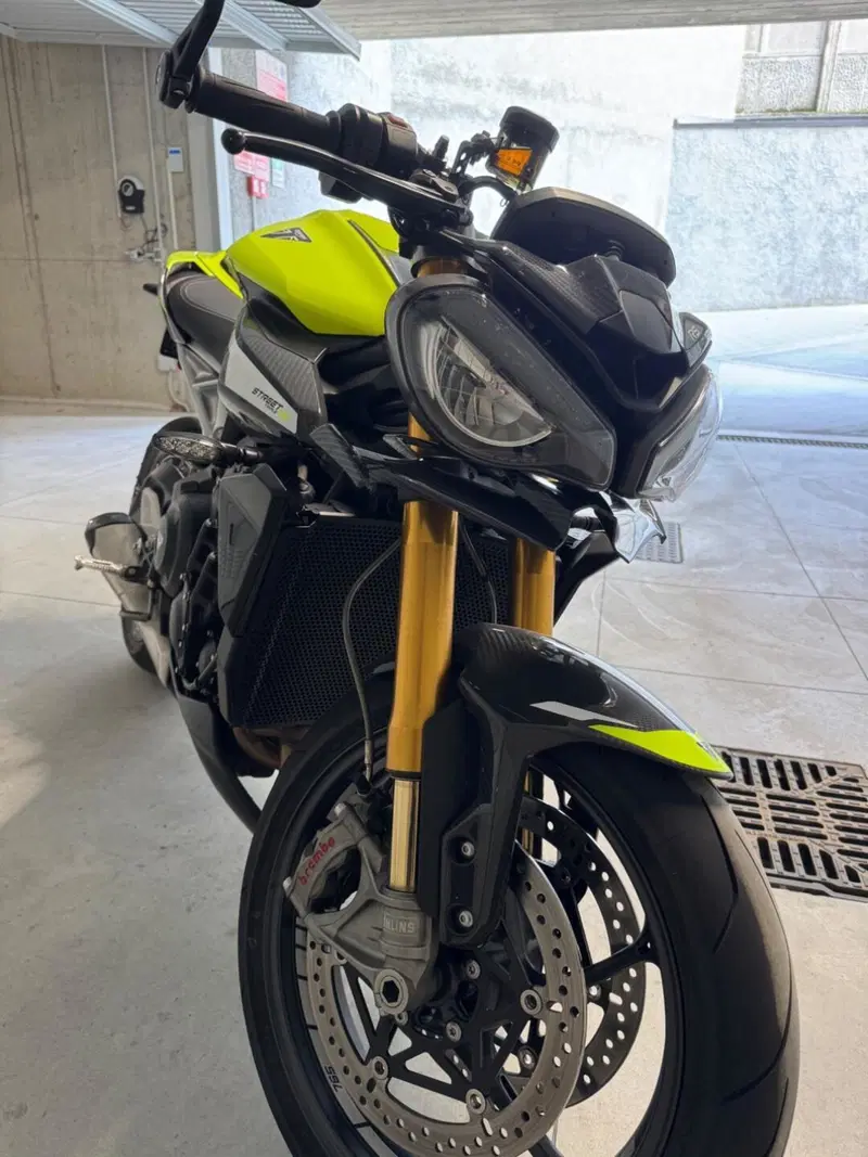 Triumph Street Triple 765 Moto2 Edition (2023 - 24)