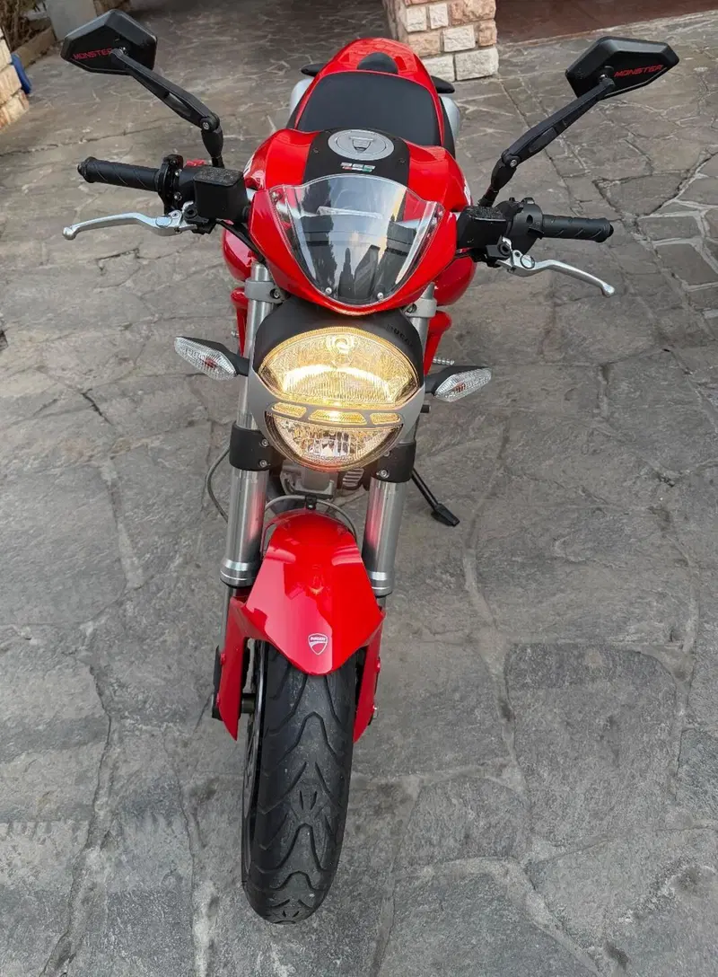 Ducati Monster 696 Plus (2007 - 14) (4)