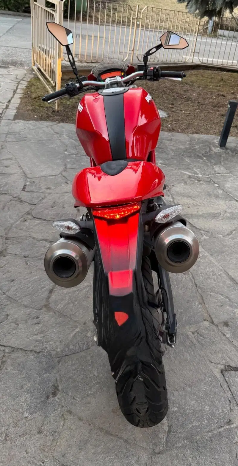 Ducati Monster 696 Plus (2007 - 14) (5)