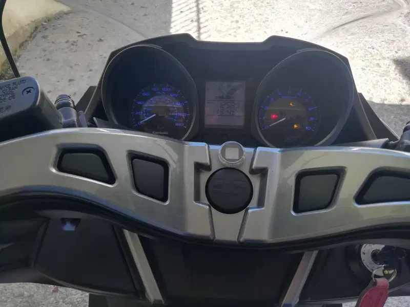 Kawasaki J 300 (2017 - 21) (5)