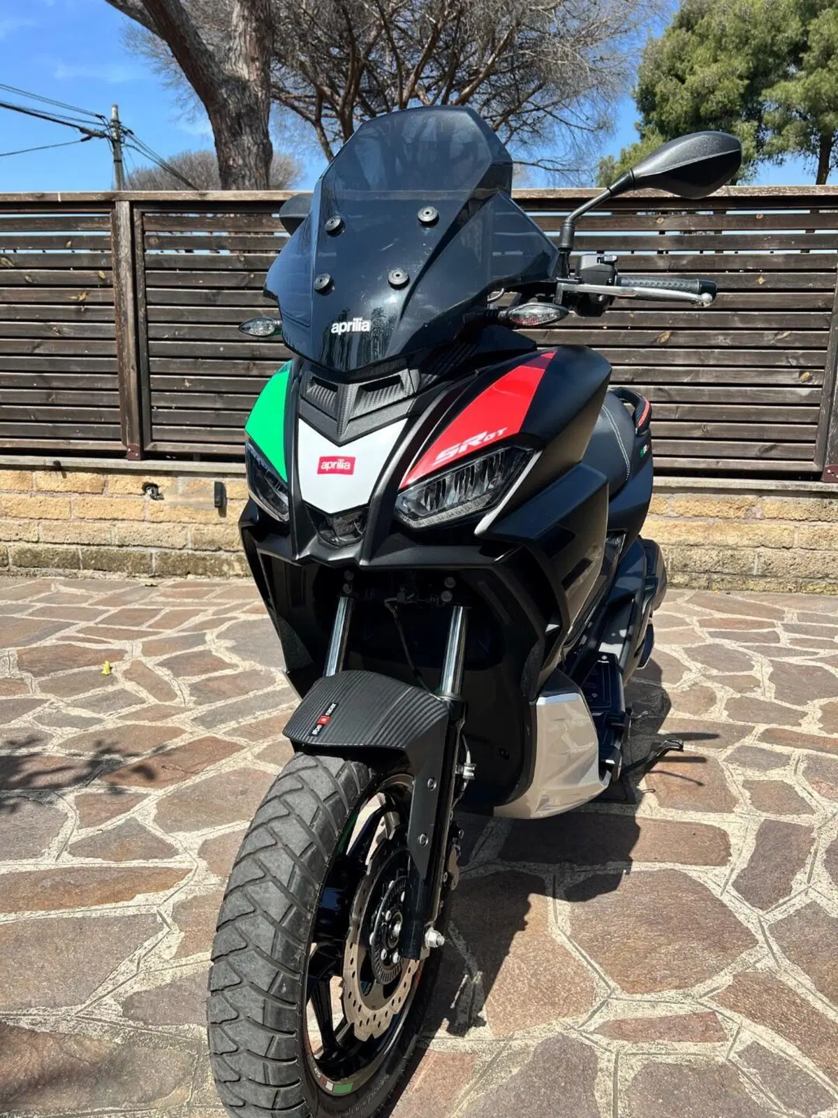 Aprilia SR GT 200 (2022 - 24)