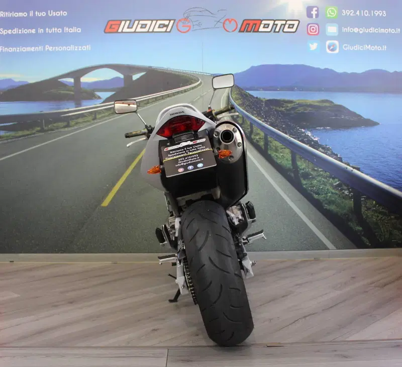 Honda Hornet 600 (2003 - 04) (4)