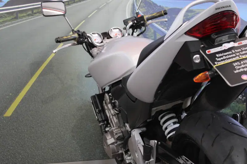 Honda Hornet 600 (2003 - 04) (17)