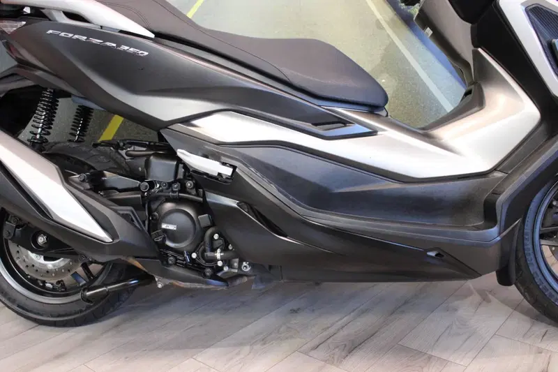 Honda Forza 350 (2022 - 24) (14)