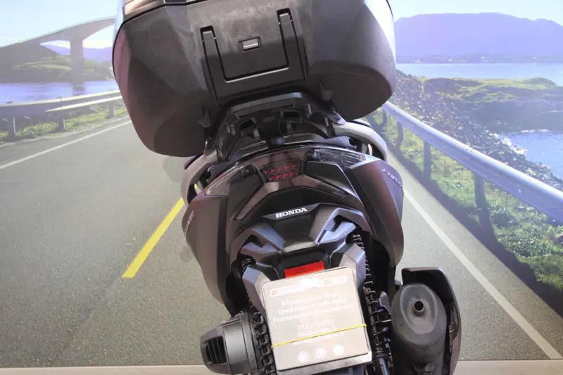 Honda Forza 350 (2022 - 24) (16)