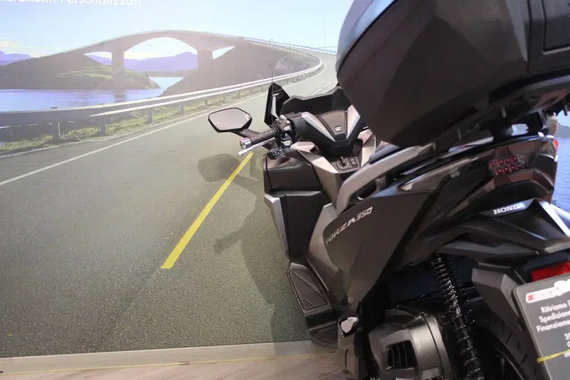 Honda Forza 350 (2022 - 24) (18)