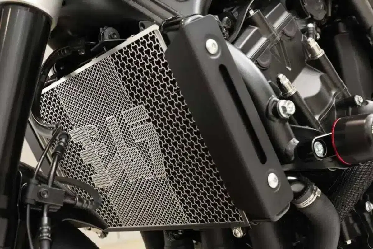 Vorresti correre in pista con una Honda CB1000F? Alle tue tentazioni ci pensa Yoshimura (5)