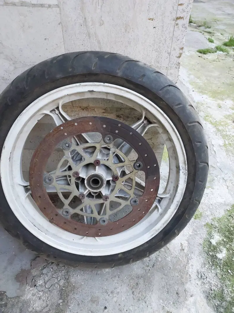 Cerchio moto, forcella, cilindro. Honda (3)
